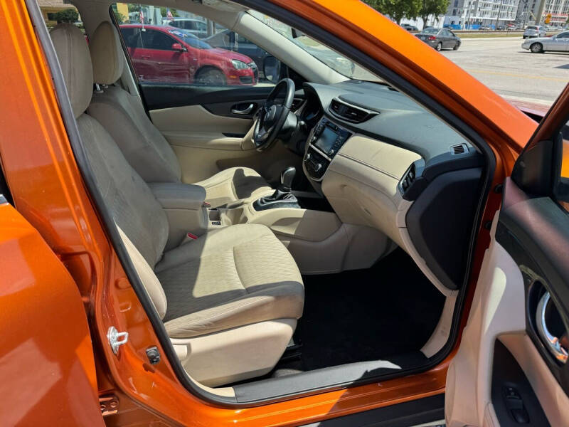 2017 Nissan Rogue SL