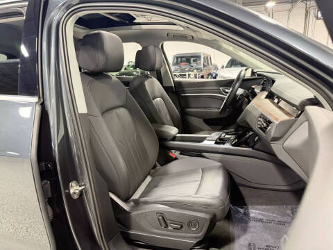 2019 Audi e-tron quattro Premium Plus