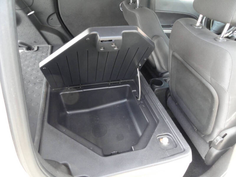 2011 Chevrolet HHR Panel LS