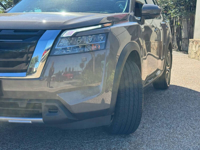 2024 Nissan Pathfinder Platinum