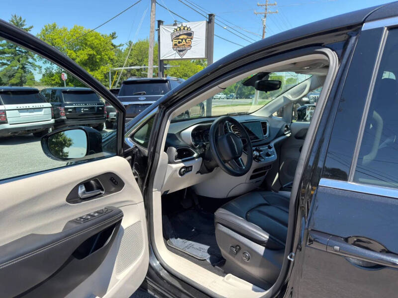 2024 Chrysler Pacifica Touring L