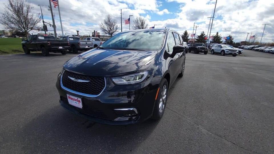 2024 Chrysler Pacifica for sale at Victoria Auto Sales in Victoria, MN