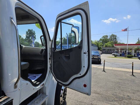 2020 Freightliner M2 106