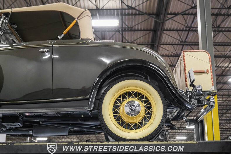 1932 Ford Model 18