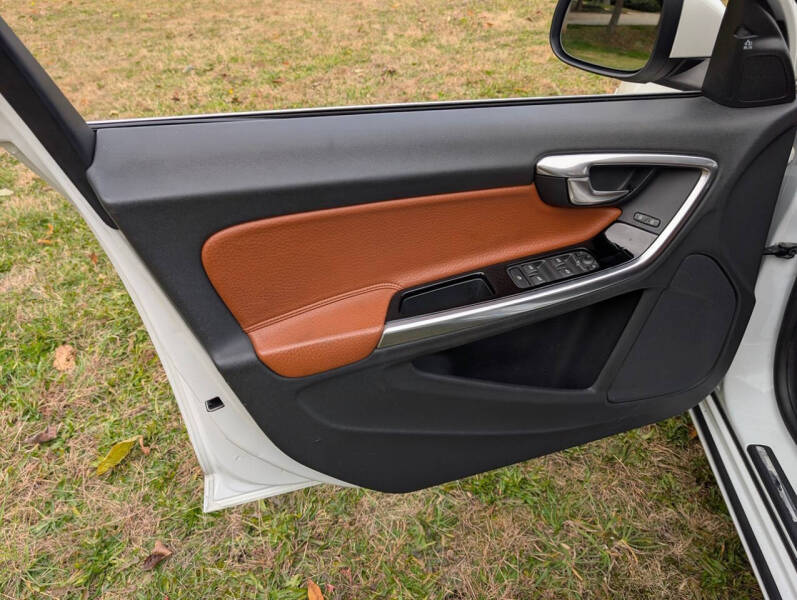 2015 Volvo S60 T6 Drive-E Platinum