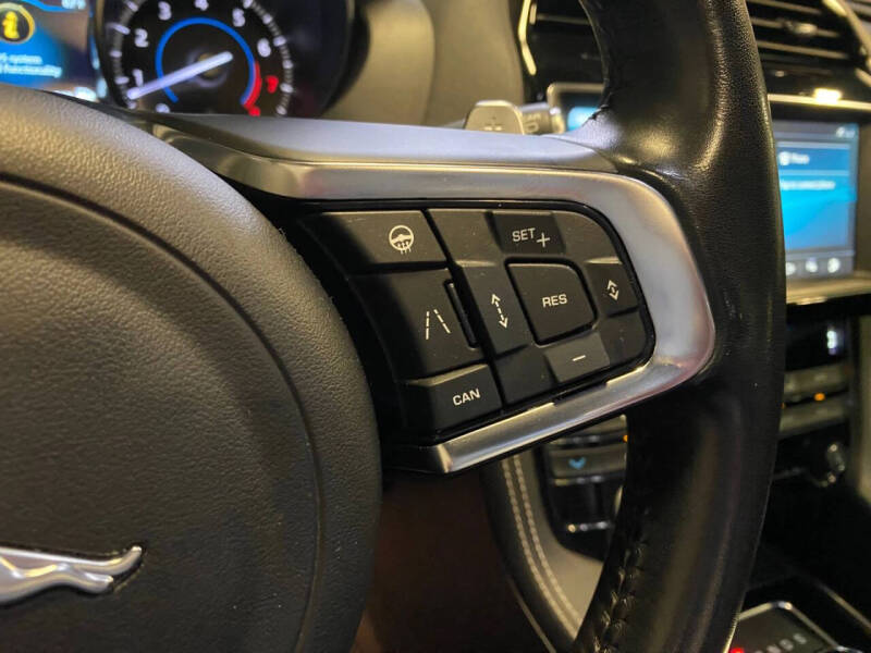 2019 Jaguar F-PACE S