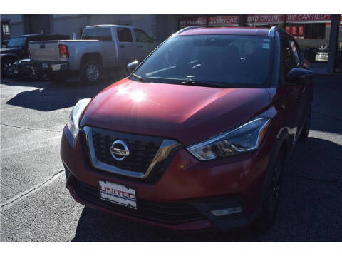 2020 Nissan Kicks SR