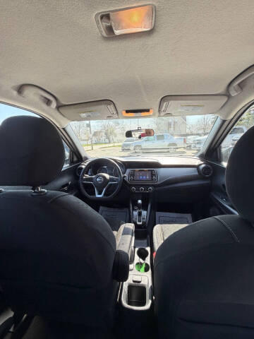 2019 Nissan Kicks S