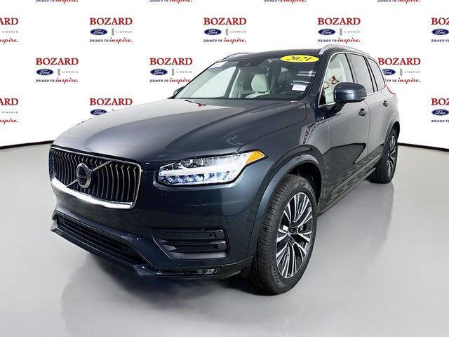 2021 Volvo XC90 T6 Momentum 7-Passenger