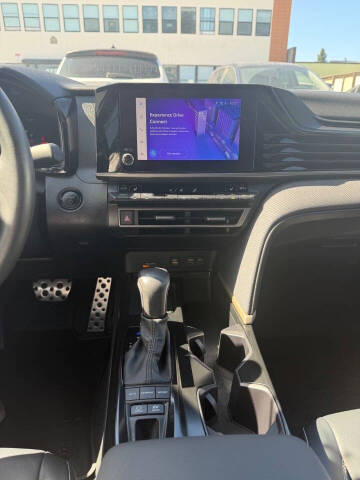 2025 Toyota Camry SE