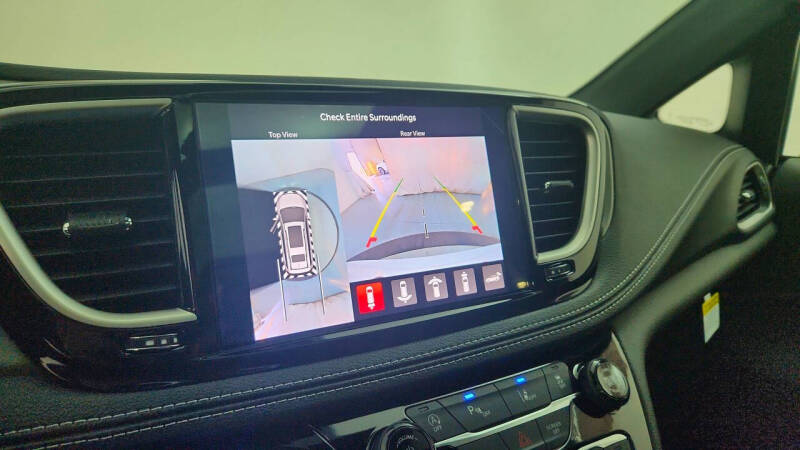 2027 Chrysler Pacifica Limited