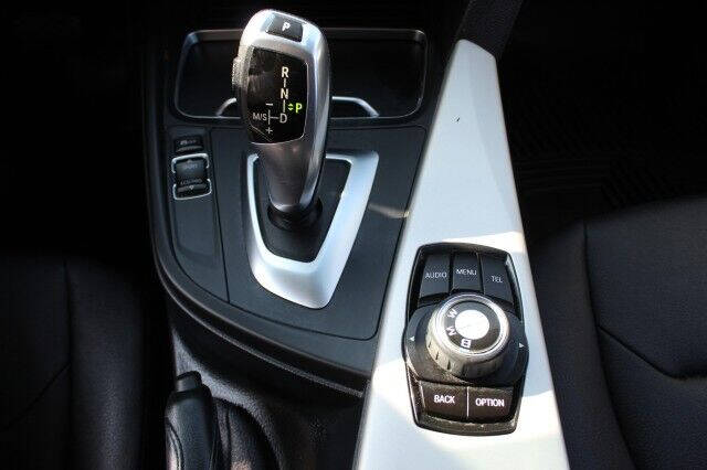 2017 BMW 3 Series 320i