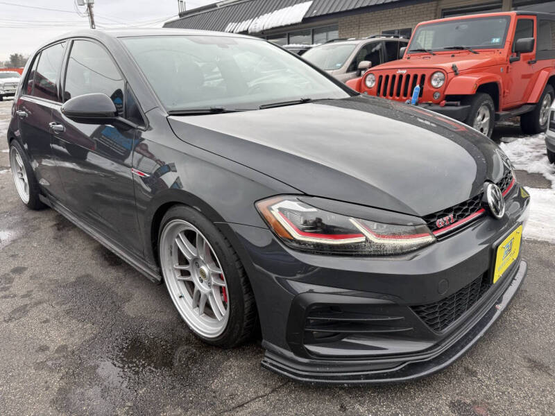 2019 Volkswagen Golf GTI Rabbit Edition's photo
