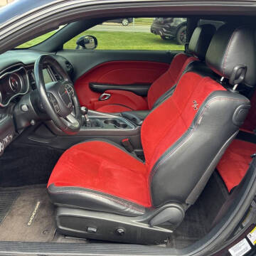 2015 Dodge Challenger R/T Scat Pack Shaker