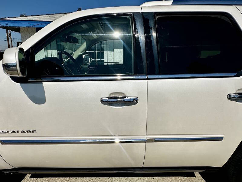 2012 Cadillac Escalade Platinum Edition