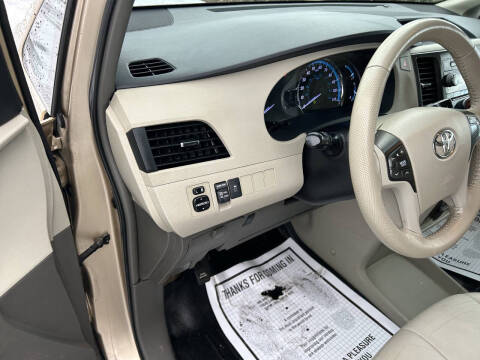 2014 Toyota Sienna XLE 8-Passenger