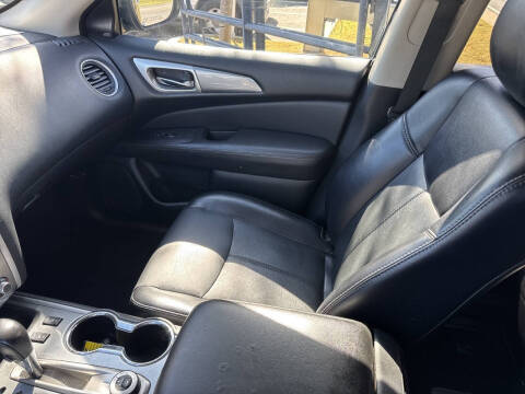 2020 Nissan Pathfinder SL