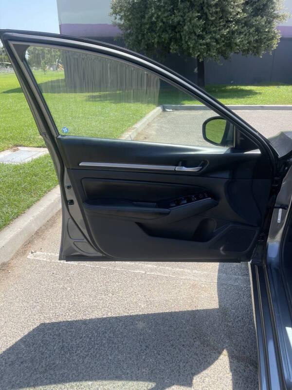 2023 Nissan Altima 2.5 SV