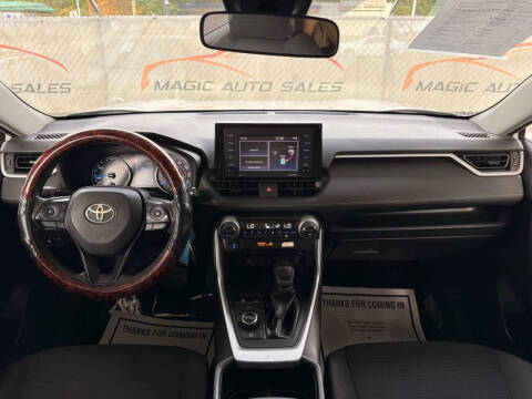 2022 Toyota RAV4 Hybrid LE