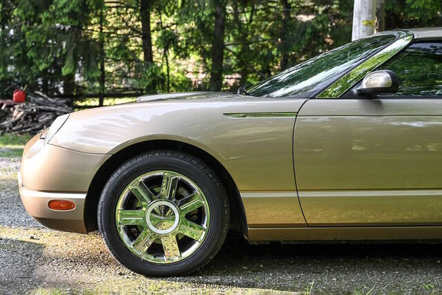 2005 Ford Thunderbird Deluxe