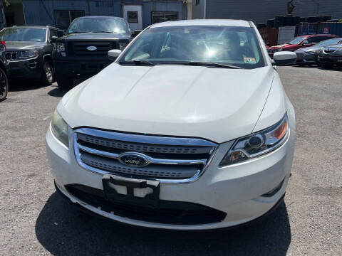 2010 Ford Taurus SEL