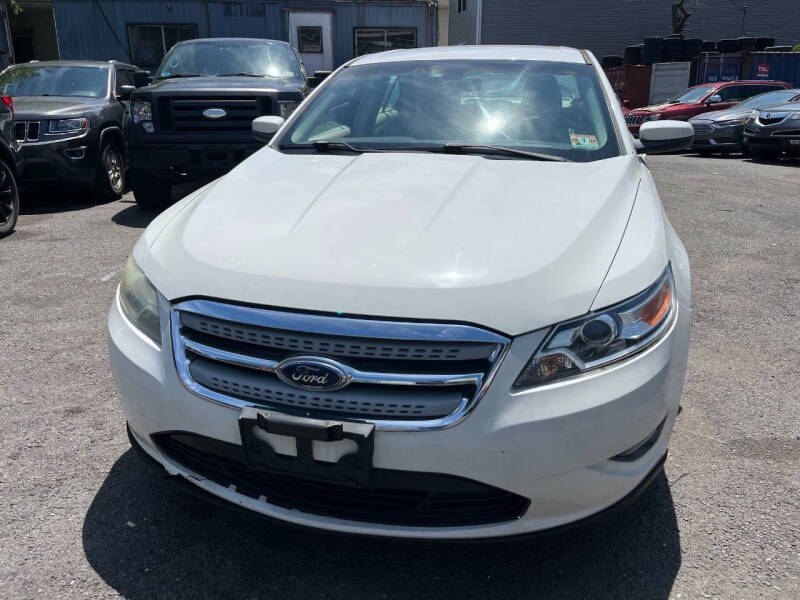 2010 Ford Taurus SEL