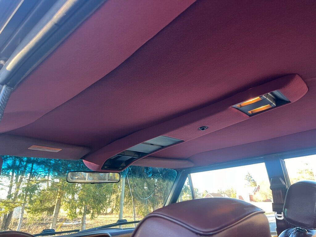 1989 Jeep Grand Wagoneer 76
