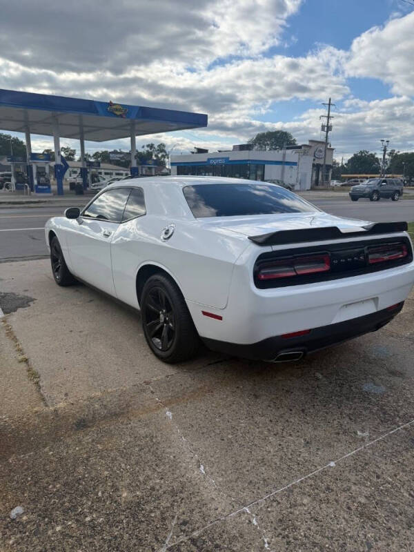 2016 Dodge Challenger SXT Plus