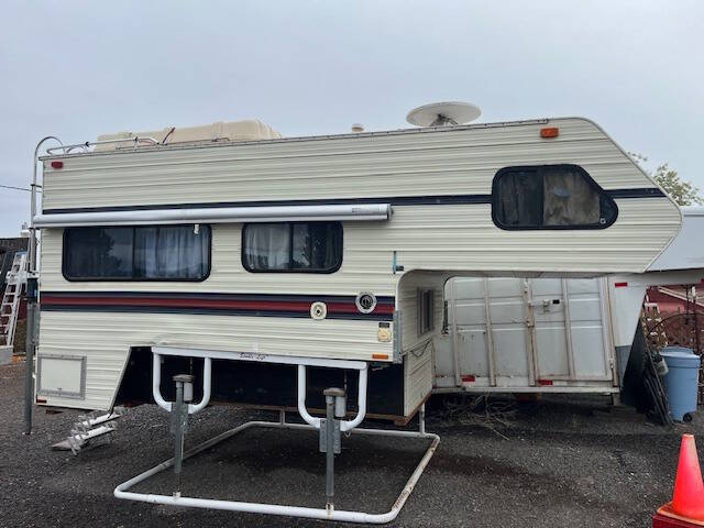 1991 Cascade 10 Ft Truck Camper