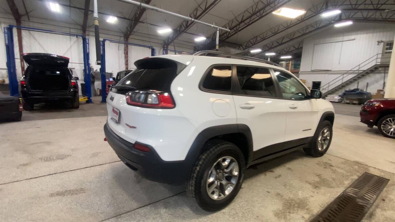 2019 Jeep Cherokee for sale at Victoria Auto Sales in Victoria, MN