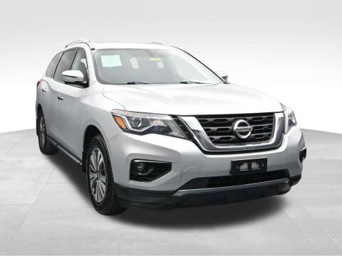 2017 Nissan Pathfinder SL