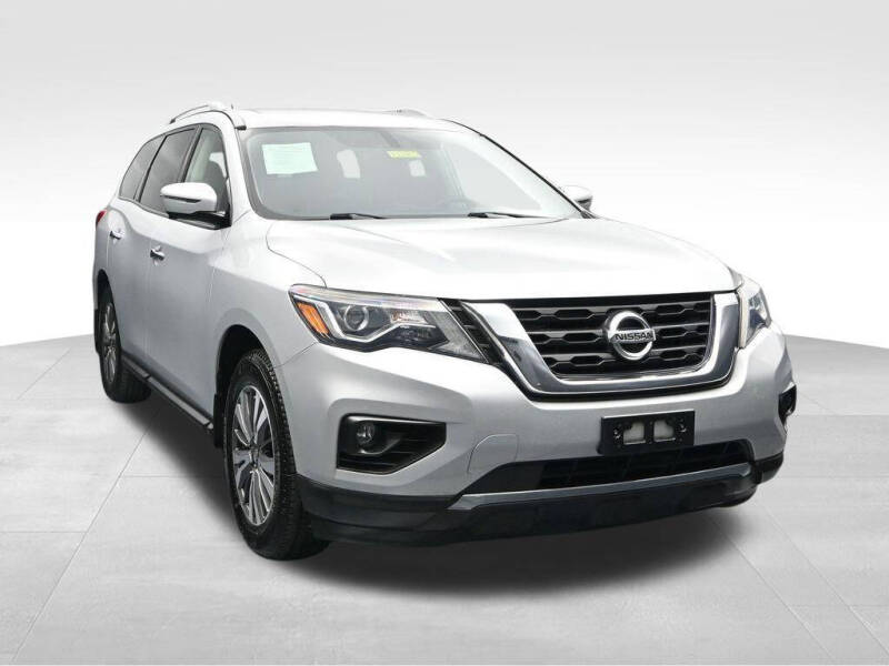2017 Nissan Pathfinder SL