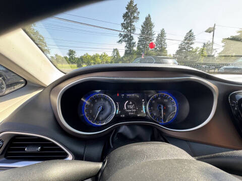 2017 Chrysler Pacifica Touring-L Plus