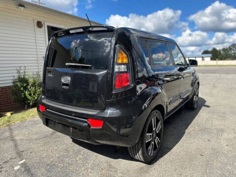 2010 Kia Soul +