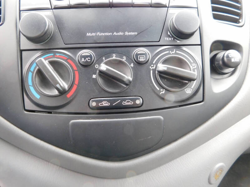2004 Mazda MPV LX