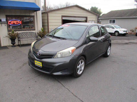 2012 Toyota Yaris 3-Door LE
