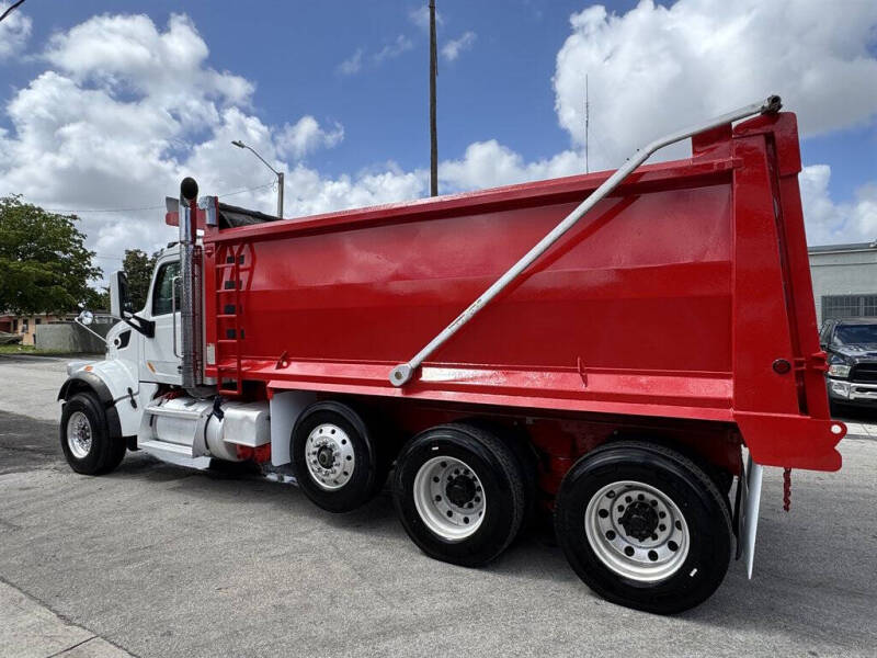 2017 Peterbilt 567