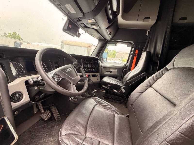 2020 Freightliner Cascadia