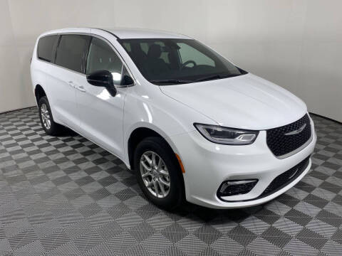 2024 Chrysler Pacifica Touring