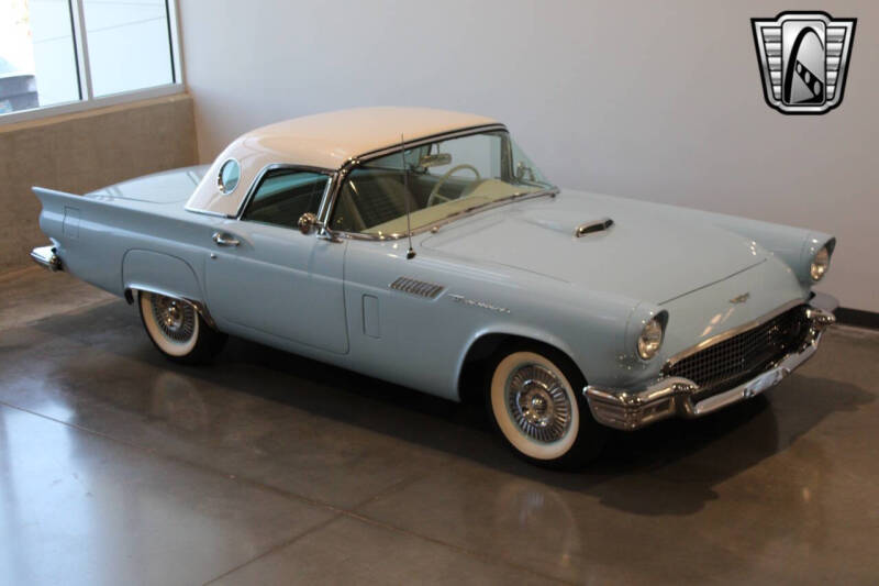 1957 Ford Thunderbird