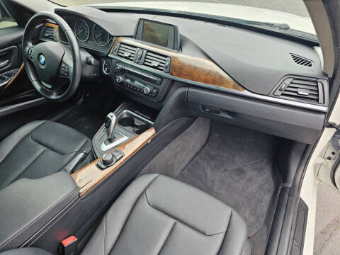 2013 BMW 3 Series 320i