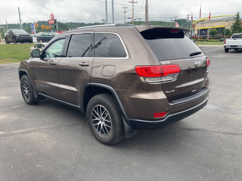 2019 Jeep Grand Cherokee Laredo E photo 6