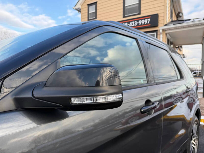 2018 Ford Explorer Sport