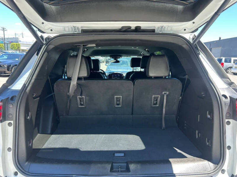 2023 Chevrolet Traverse LT Leather