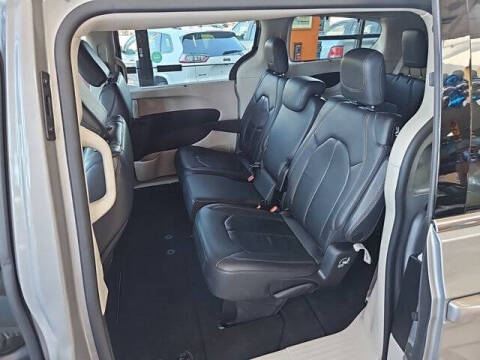 2017 Chrysler Pacifica Touring Plus