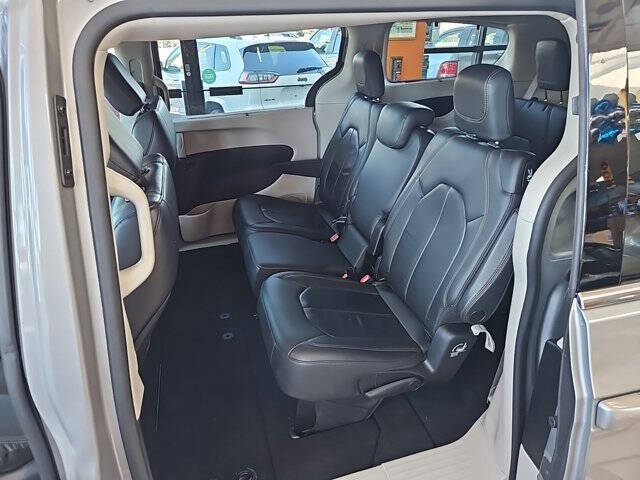 2017 Chrysler Pacifica Touring Plus