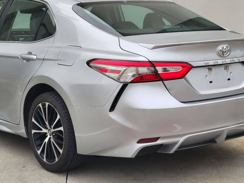 2019 Toyota Camry SE