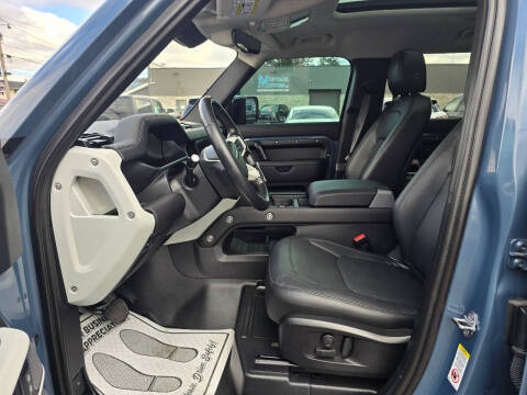 2024 Land Rover Defender 110 P300 S