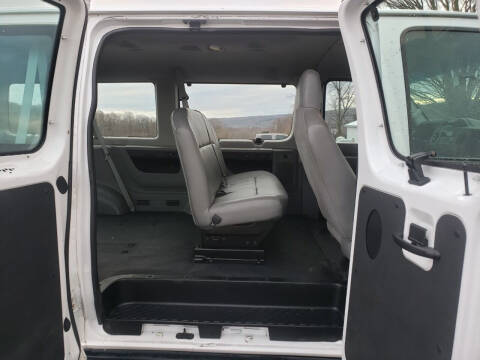 2011 Ford E-Series E-150 XLT