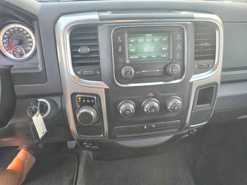 2016 RAM 1500 SLT